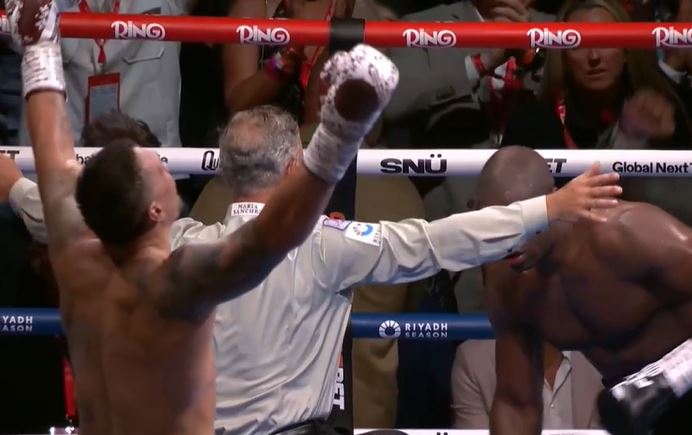 Usyk e nokauton Duboisin dhe rikonfirmohet kampion i padiskuteshëm i peshave të rënda