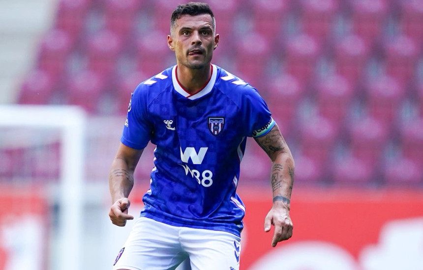 Ish-futbollisti i Sunderlandit thur lavde për Xhakën