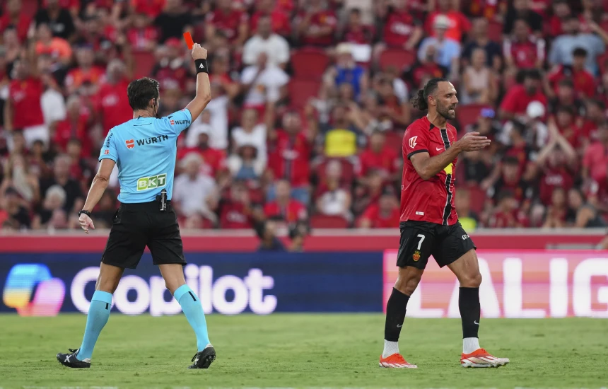 Muriqi me të kuq, Barça e nis me fitore mbrojtjen e titullit