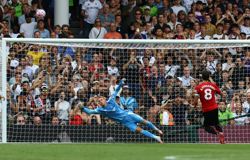 Unitedi mbetet pa fitore, Fernandes humb penalltinë