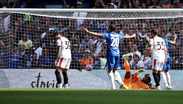 Chelsea e “shkatërron” Milanin, debuton Modriqi