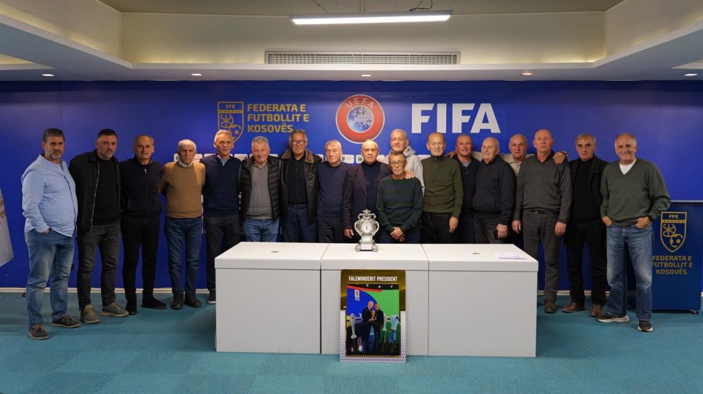 Presidenti i FFK-së takon futbollistët e Gjeneratës së artë të FC Prishtina