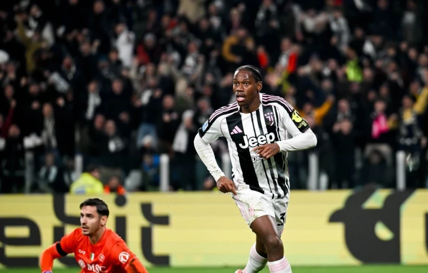 Juventusi mposht thellë Napolin