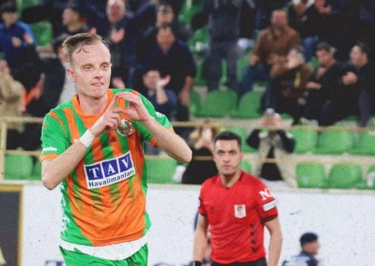 Hadërgjonaj fiton përballjen me Bardhin, shënojnë të dy