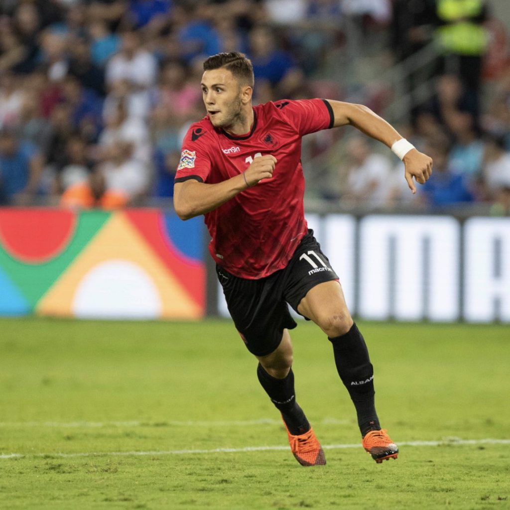 Fitoi 7,5 milionë dollarë në SHBA, sulmuesi i Kombëtares shqiptare bëhet gati për firmën në Serinë B