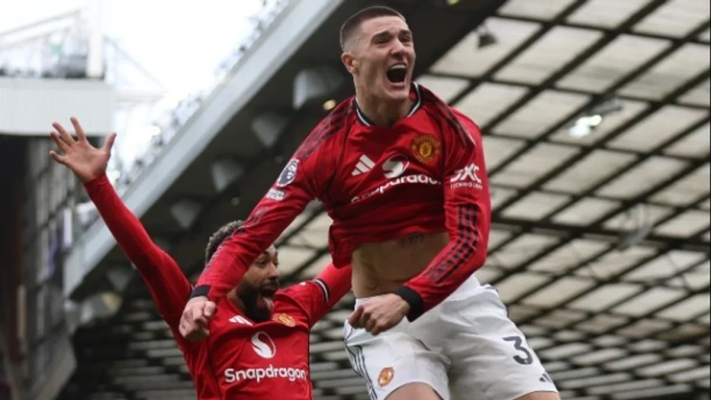 Manchester United fiton përballjen direkte ndaj Aston Villas